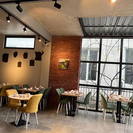 Guest House Nina 코불레티 외부 사진