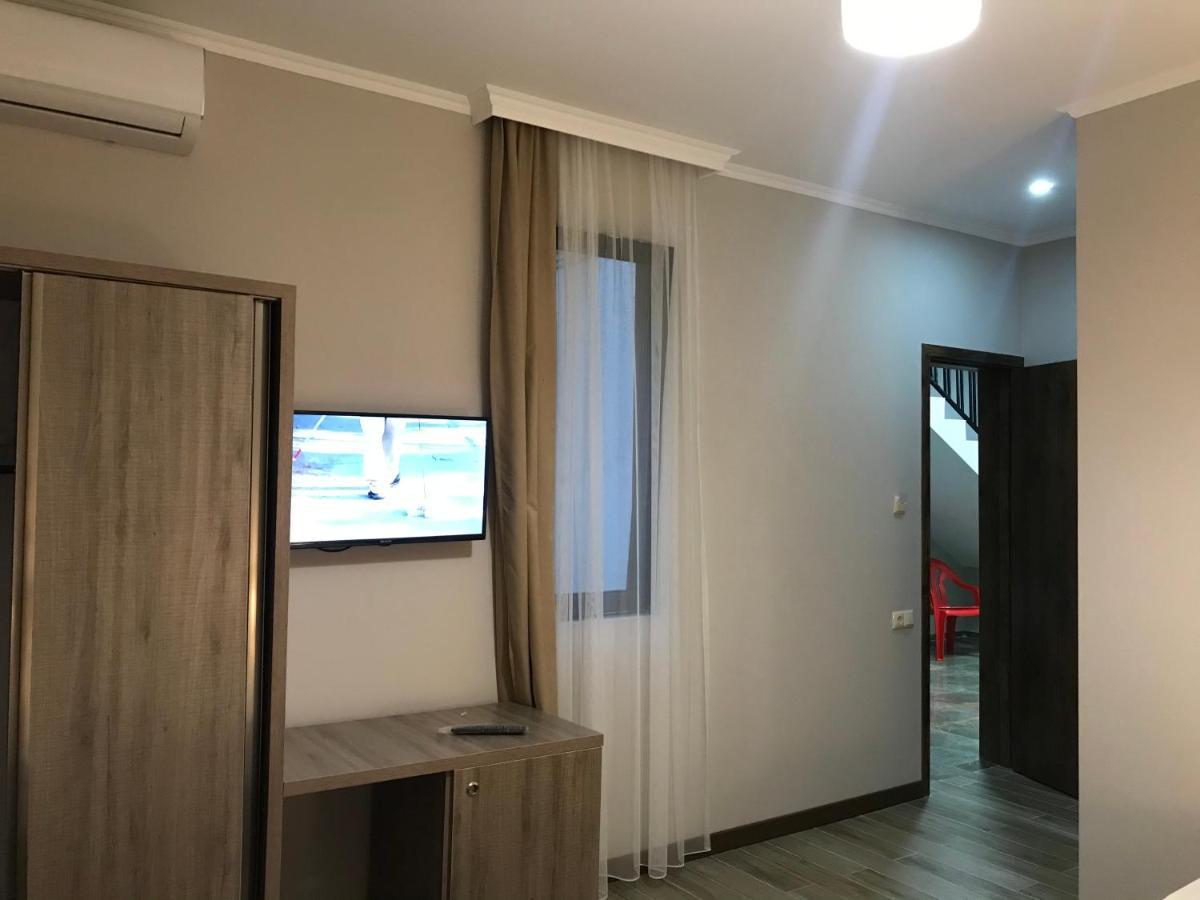 Guest House Nina 코불레티 외부 사진