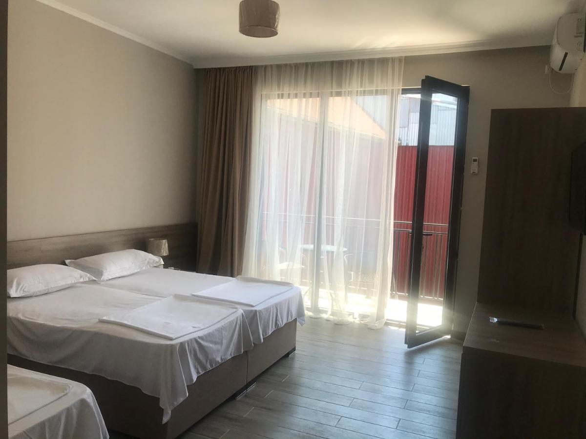 Guest House Nina 코불레티 외부 사진