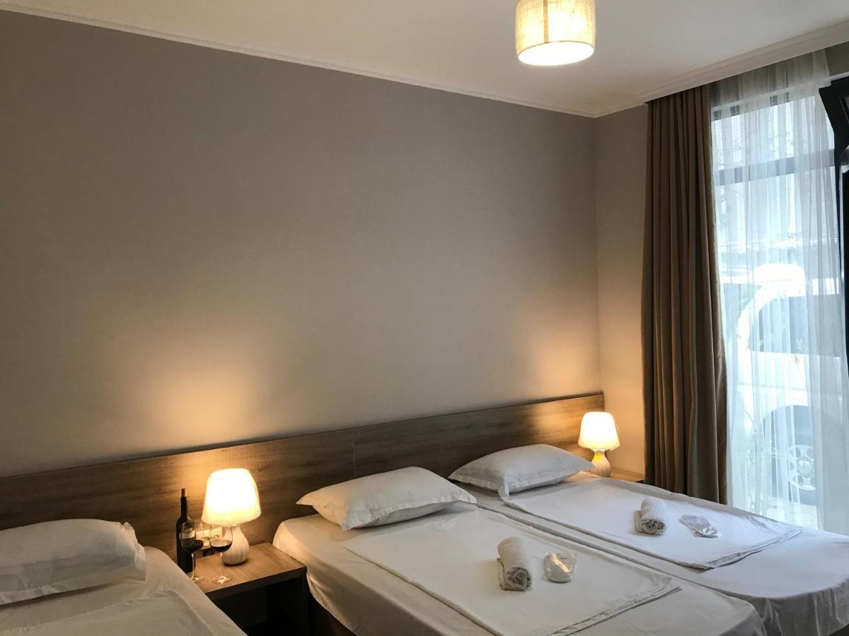 Guest House Nina 코불레티 외부 사진