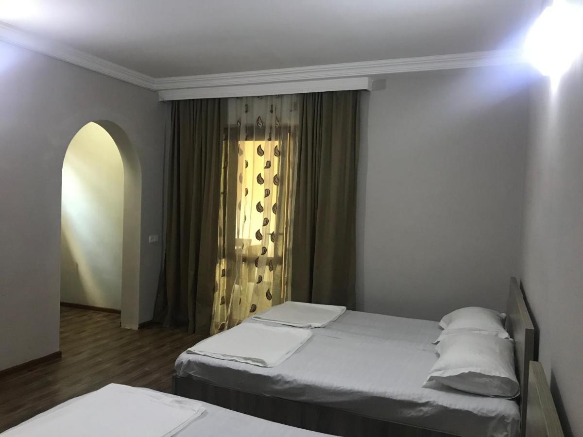 Guest House Nina 코불레티 외부 사진