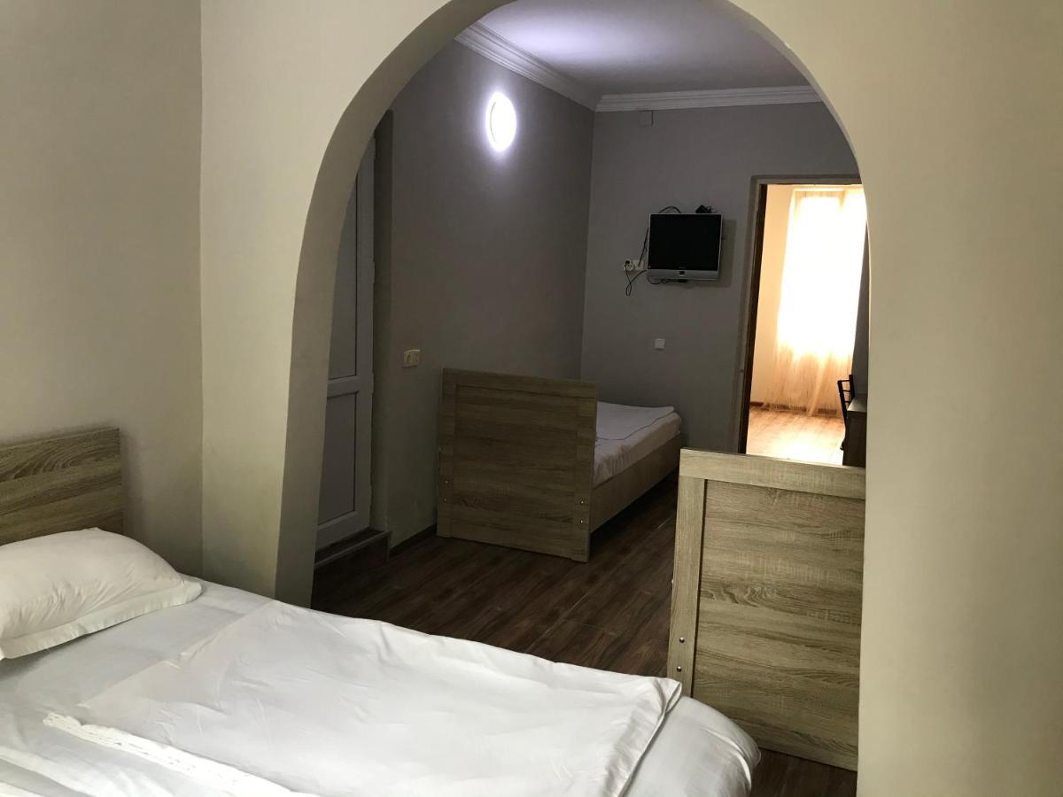 Guest House Nina 코불레티 외부 사진