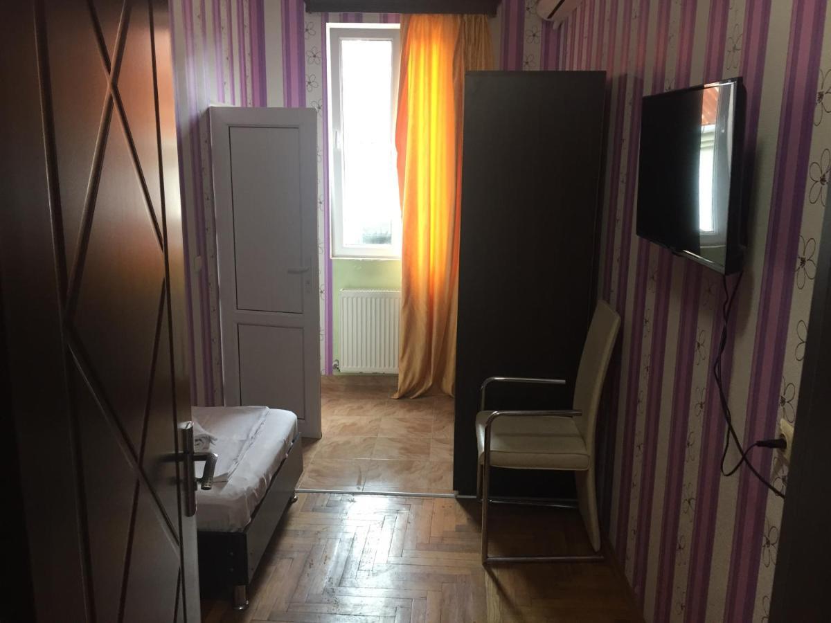 Guest House Nina 코불레티 외부 사진