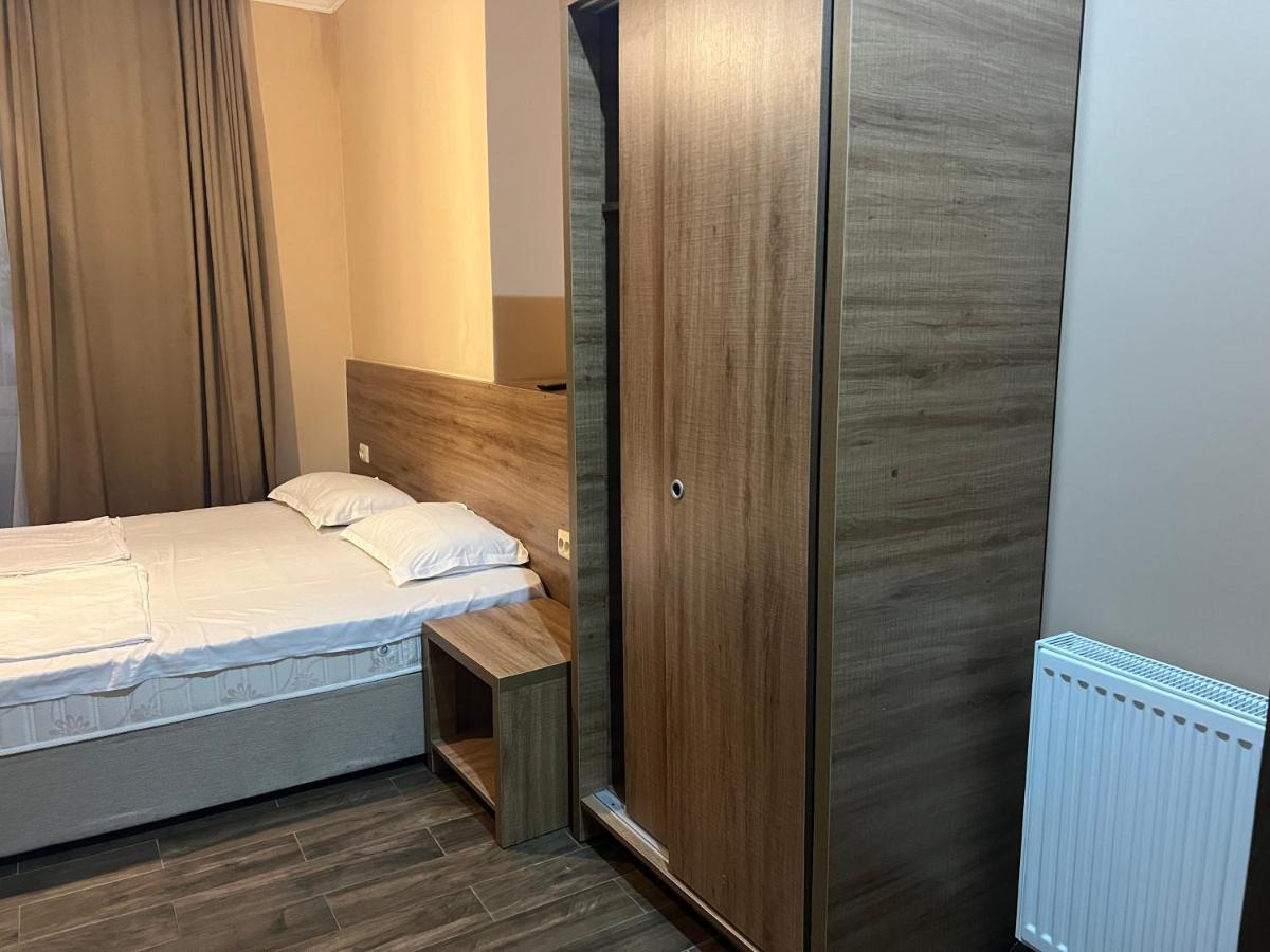 Guest House Nina 코불레티 외부 사진
