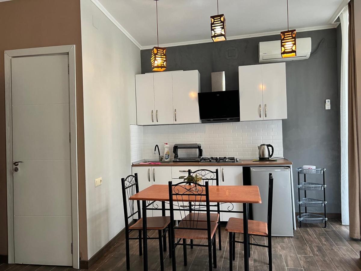 Guest House Nina 코불레티 외부 사진