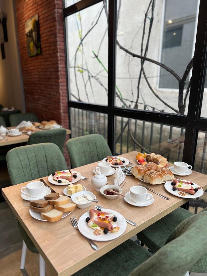 Guest House Nina 코불레티 외부 사진
