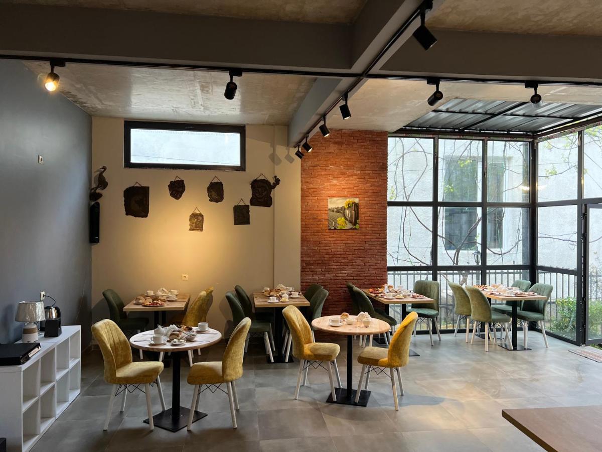 Guest House Nina 코불레티 외부 사진