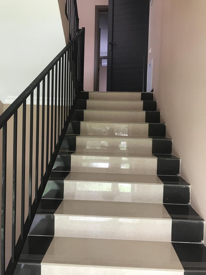 Guest House Nina 코불레티 외부 사진