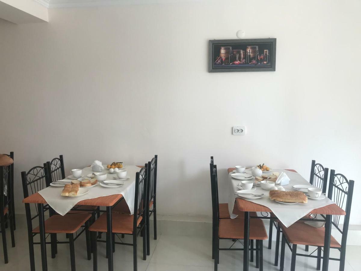 Guest House Nina 코불레티 외부 사진